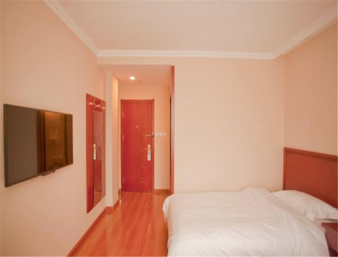 Greentree Inn Liaoning Dalian Railway Station South Shengli Square Express Hotel Екстер'єр фото